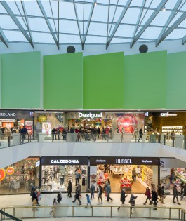 Oliver Blobel Fotograf Retail Düsseldorf Shopping Center Busy Mall Architektur