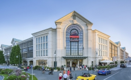 Oliver Blobel Fotograf Retail Düsseldorf Shopping Center Busy Mall Architektur